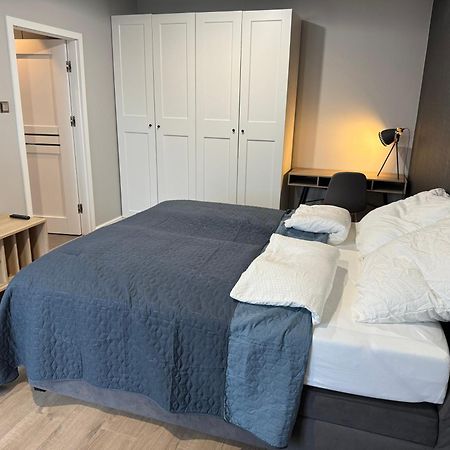 Noche Apartament Rondo Wiatraczna Warsaw Luaran gambar