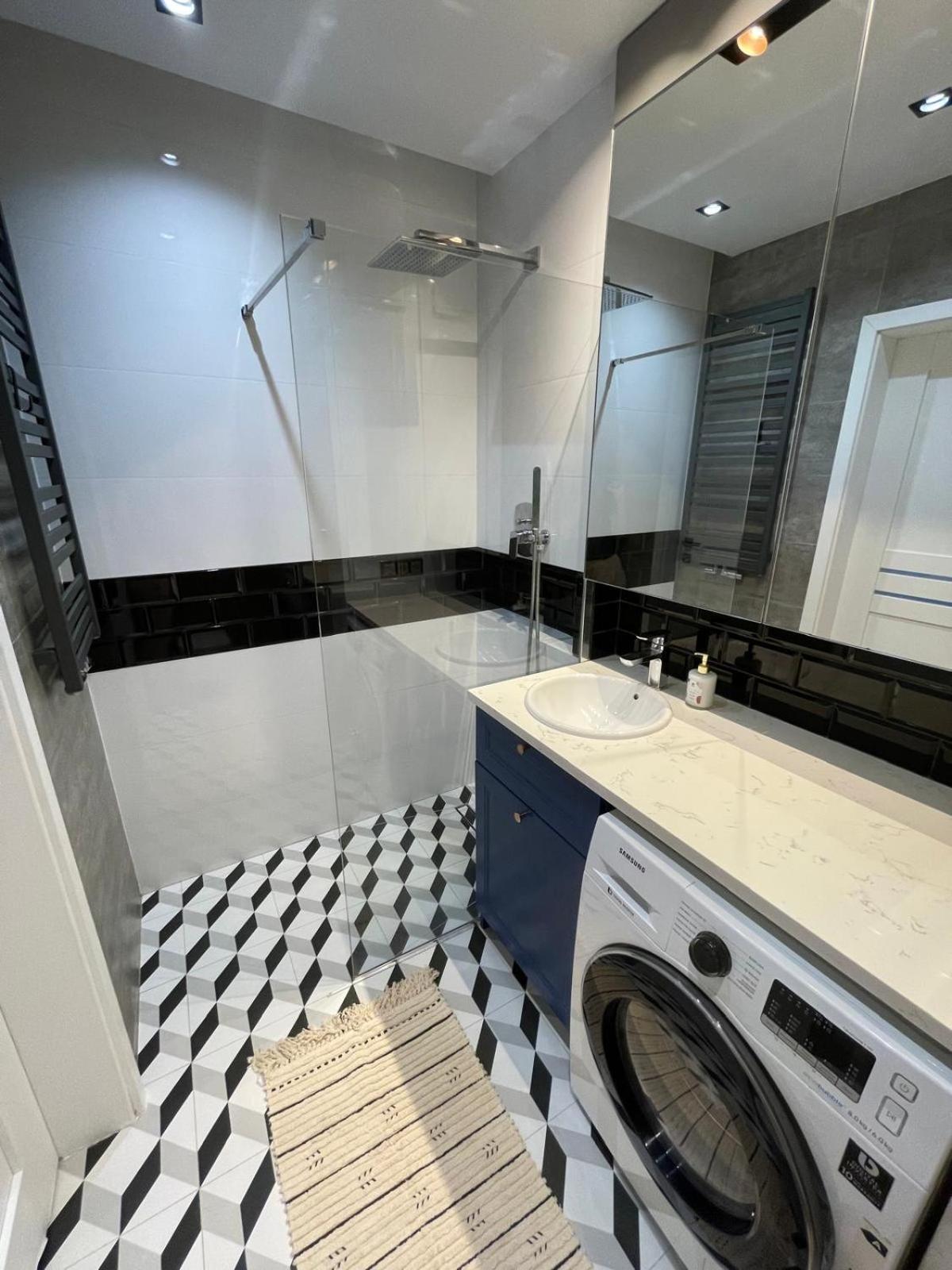Noche Apartament Rondo Wiatraczna Warsaw Luaran gambar